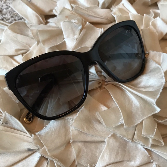 100% authentic Dolce&Gabbana cat eye sunglasses 😎 - Picture 7 of 7